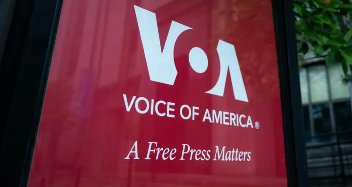 "Amerika ovozi" yana xodimlari sonini qisqartiradi