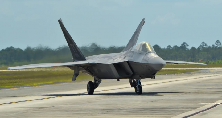 AQSh Iordaniyaga F-22 qiruvchi samolyotlarini yubordi