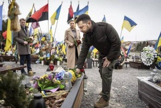 AQSh Kongressi tomonidan yordam paketini ma’qullash bilan bog‘liq muammolar tufayli Ukraina prezidenti ofisida umidsizlik muhiti hukm surmoqda