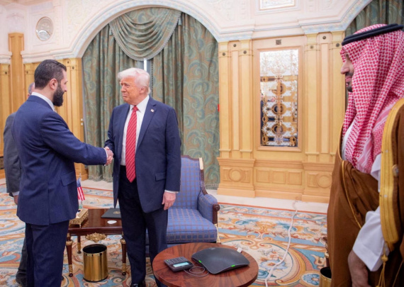 AQSh Moliya vazirligi Suriyaga qarshi sanksiyalar yumshatilganini e’lon qildi