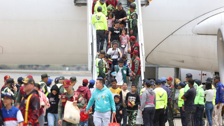AQSh Oliy sudi Trampga Baydenning migratsiya dasturini bekor qilishga ruxsat berdi