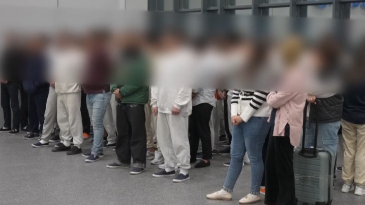 AQShdan deportatsiya qilingan o‘zbekistonliklar Toshkentga qaytdi