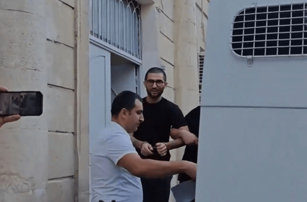 Bokuda Aliyevni tanqid qilgan siyosatshunos «davlatga xiyonat»da ayblanib 15 yilga qamaldi