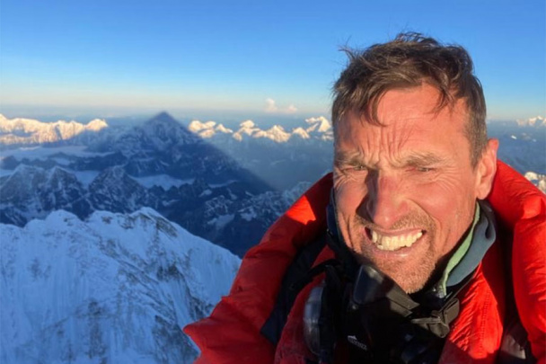 Britaniyalik alpinist Everestga chiqish bo‘yicha yangi rekord o‘rnatdi