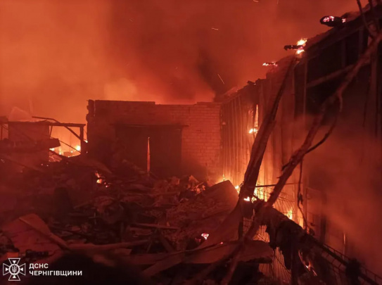 Chernihiv oblastidagi fojia: o‘t o‘chiruvchi o‘z uyi dron zarbasiga uchragani ustidan chiqdi
