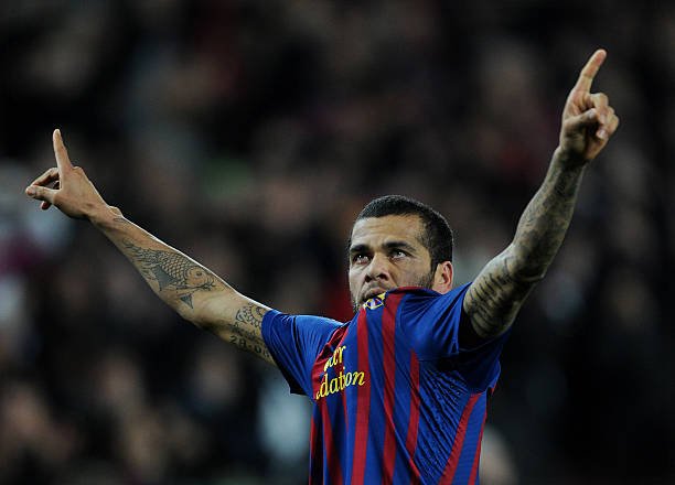 Dani Alves endi Barselona afsonasi emas