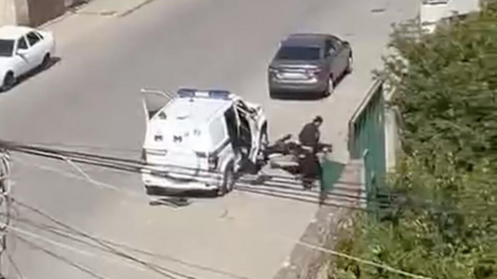 Dog‘istondagi otishmada uch politsiyachi halok bo‘ldi