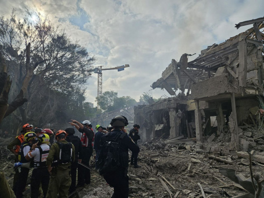 Eron AQSh hujumidan keyin Isroilga raketalar uchirdi