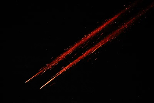 Eron Isroilga yangi raketalar to‘lqinini uchirdi