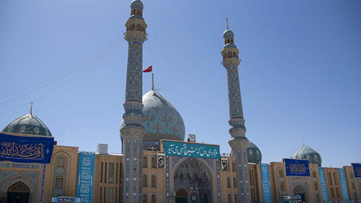 Erondagi masjid uzra qizil «qasos bayrog‘i» ko‘tarildi