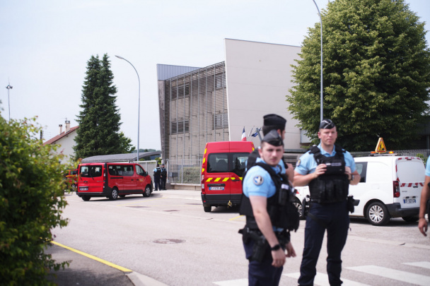 Fransiyada 14 yoshli o‘quvchi pichoq bilan maktab xodimiga hujum qildi. Jabrlanuvchi halok bo‘ldi