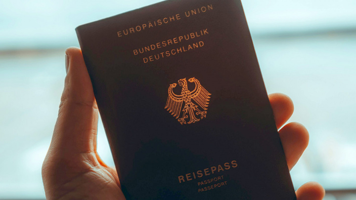 Germaniya fuqaroligini olgan rossiyaliklar soni rekord darajaga yetdi