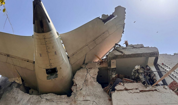 Hindistonda Dreamliner qulashi: aviahalokat sababi nima bo‘lishi mumkin?