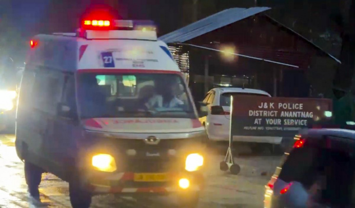 Hindistonda yuz bergan otishma oqibatida 25 nafar turist halok bo‘ldi