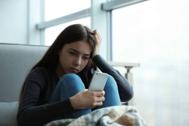 Ijtimoiy tarmoqlar o‘smirlarda depressiyani kuchaytirishi isbotlandi