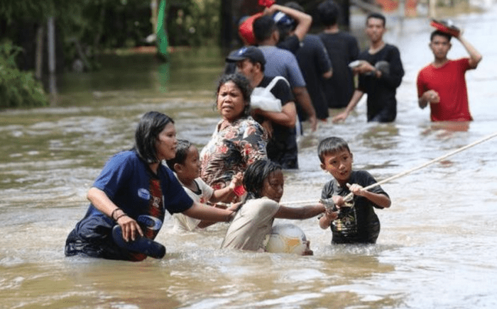 Indoneziyada suv toshqinlari oqibatida 19 kishi halok bo‘ldi