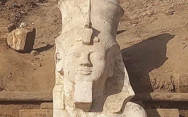 Misrda fir’avn Ramzes II haykalining bir qismi topildi