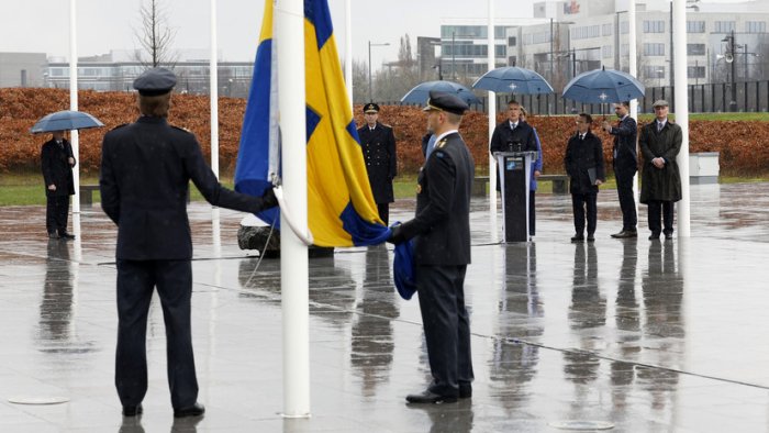 NATO shtab-kvartirasida Shvesiya bayrog‘i ko‘tarildi