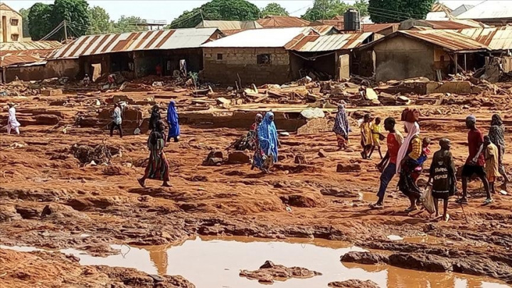 Nigeriyada suv toshqinlari oqibatida 500 dan ortiq kishi bedarak yo‘qoldi