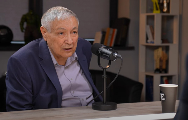 “Karimov bankirlarni qo‘rqitish uchun kuch tuzilmalarini chaqirgan edi” - Rustam Ahmedov konvertatsiya yopilganidan keyingi korrupsiya haqida