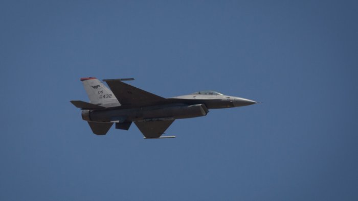 Pentagon: AQSh F-16 samolyotlari bu yil Ukrainada bo‘lishiga umid qilmoqda