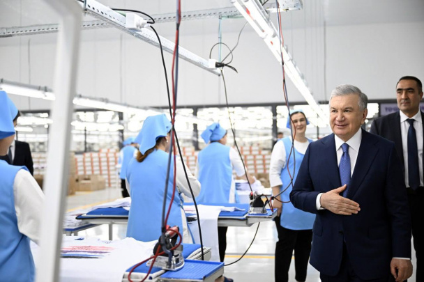 Prezident «Urganch klaster»ning yangi korxonalari faoliyati bilan tanishdi