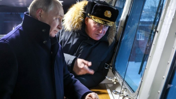 Qora dengiz flotining 30 foizi boy berilgach, Putin HDF bosh qo‘mondonini iste’foga yubordi