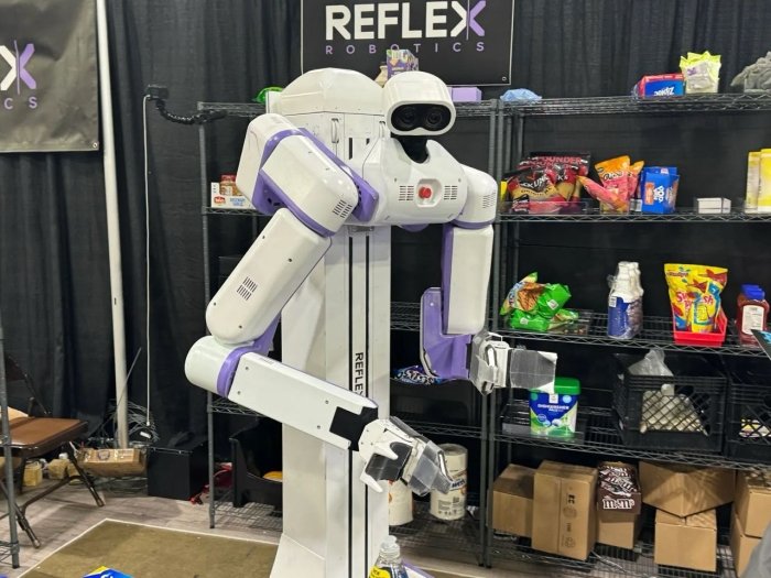 Reflex Robotics startapi robot-kassirni namoyish etdi