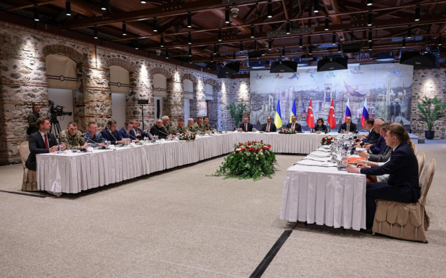 Rossiya va Ukraina Istanbulda asirlarni almashish borasida kelishib oldi