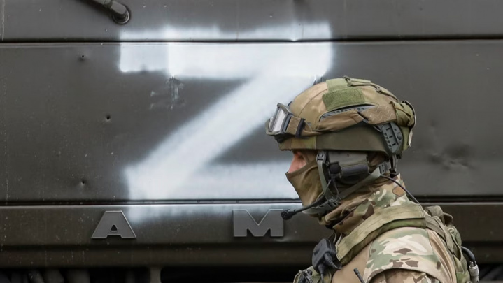 Rossiyalik harbiy xizmatchi Kursk viloyatida oilaga qarata o‘t ochdi