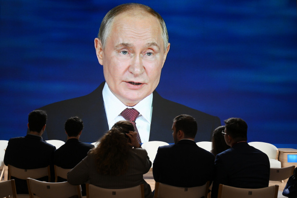 «Rus askari qadami yetgan joylar bizniki» - Putin xalqaro forumda nutq so‘zladi