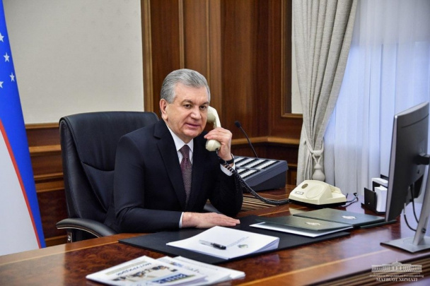 Shavkat Mirziyov va Vladimir Putin telefon orqali muloqot qildi