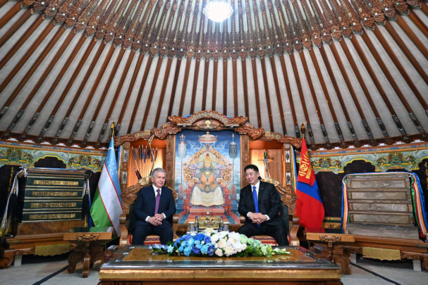 Shavkat Mirziyoyev Mo‘g‘uliston prezidenti bilan muzokara o‘tkazdi