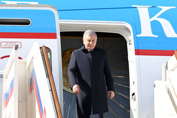 Shavkat Mirziyoyev Moskvaga yetib bordi