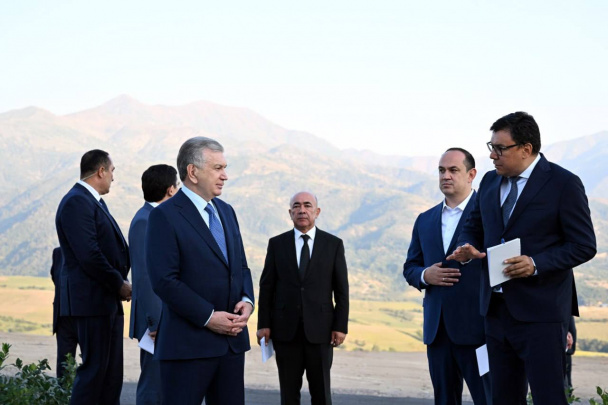Shavkat Mirziyoyev «Oltin bel» cho‘qqisidagi tog‘-chang‘i kurorti loyihasi bilan tanishdi