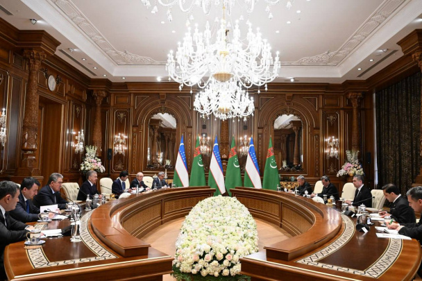 Shavkat Mirziyoyev va Gurbanguli Berdimuhamedov Samarqandda muzokara o‘tkazdi