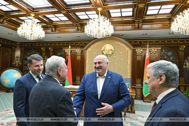 Trampning maxsus vakili Kellog Minskda Lukashenko bilan uchrashdi