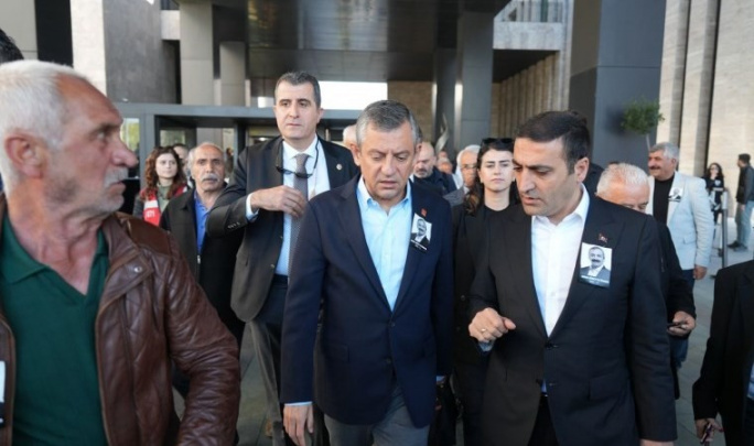 Turkiya muxolifati yetakchisi Istanbulda hujumga uchradi - video