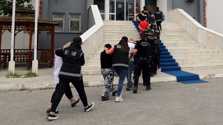 Turkiyada fohishalikka majburlab kelingan 3 nafar o‘zbekistonlik ayol deportatsiya qilindi