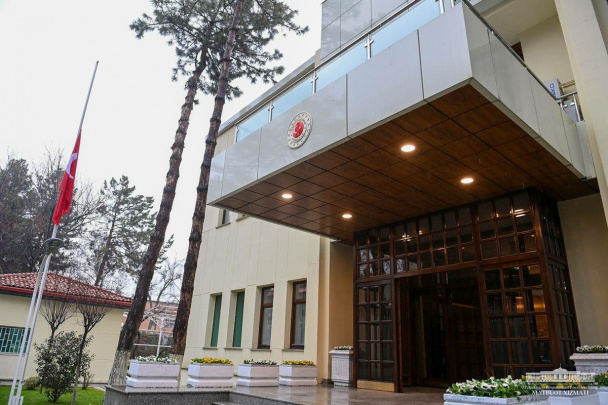 Turkiyaning O‘zbekistondagi elchixonasi qoshida maktab ochiladi