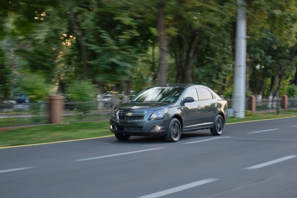 UzAuto Motors «Cobalt Midnight»ning qimmat narxda sotilayotganini rad etdi