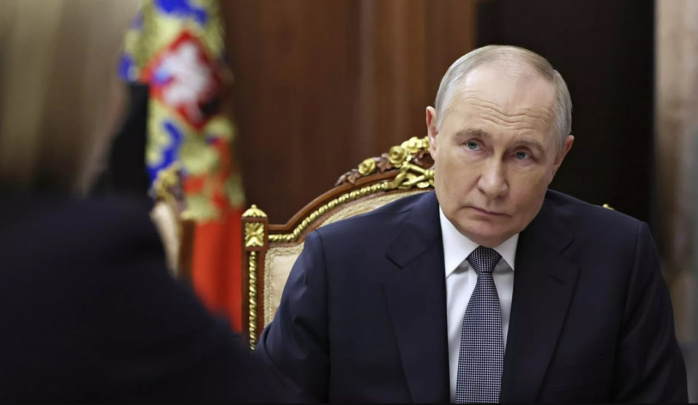 Vladimir Putin Pasxa munosabati bilan qisqa otashkesim e’lon qildi