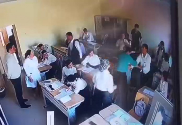 Xorazmda maktab direktori sochini o‘rmagan o‘quvchi qizni kaltakladi
