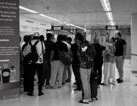 Yana o‘zbekistonliklar ajratildi: BAA aeroportida 100 dan ortiq O‘zbekiston fuqarolari ushlab turildi