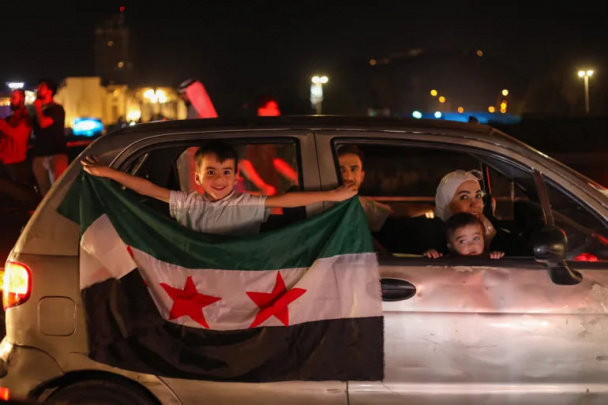 Yevropa Ittifoqi Suriyaga qarshi sanksiyalarini bekor qiladi