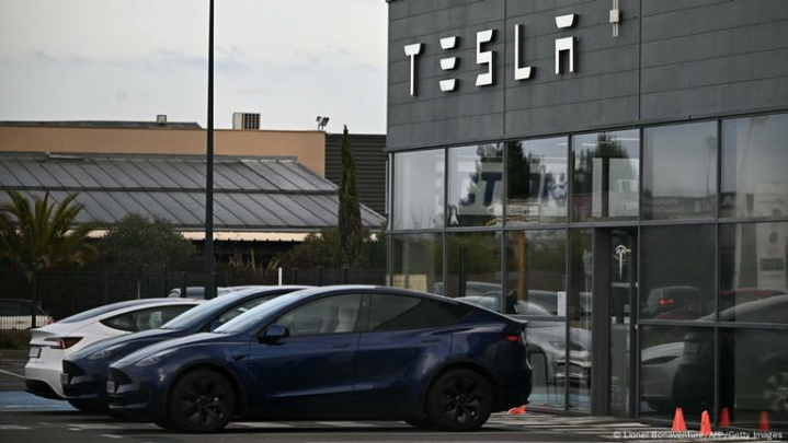 Yevropada Tesla elektromobillari savdosi quladi