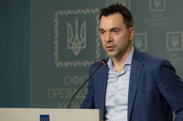Zelenskiy Aleksey Arestovichga qarshi sanksiya qo‘lladi